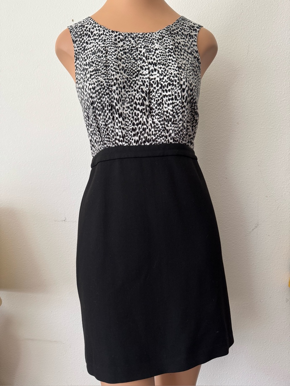 LOFT ANN TAYLOR Petites Black Dress with Black & White Printed Bodice Size 00P